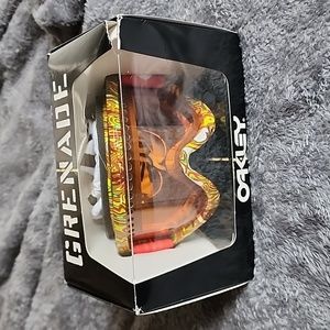 OAKLEY Grenade Signature Series PRO FRAME SNOW Goggle